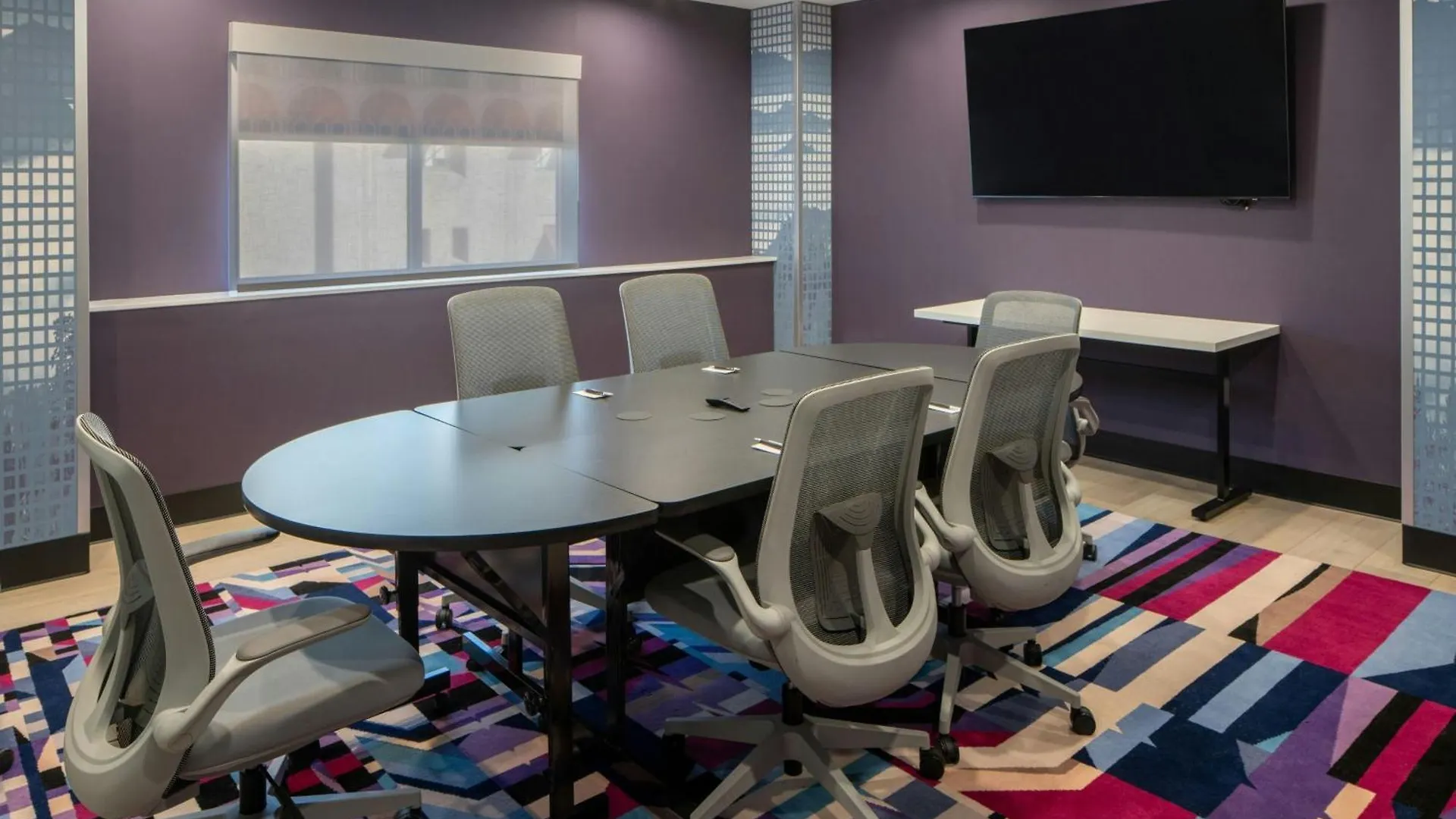 Aloft Memphis Downtown Hotel