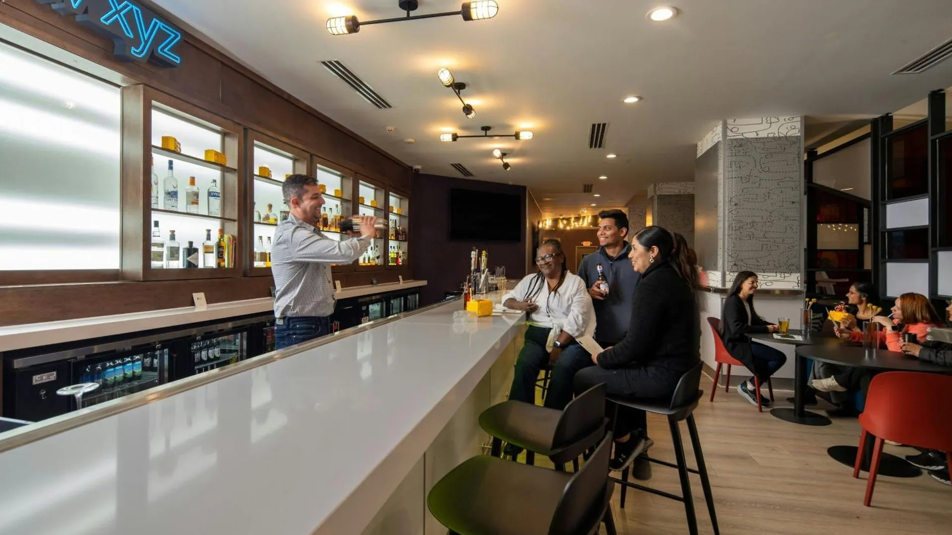Aloft Memphis Downtown Hotel